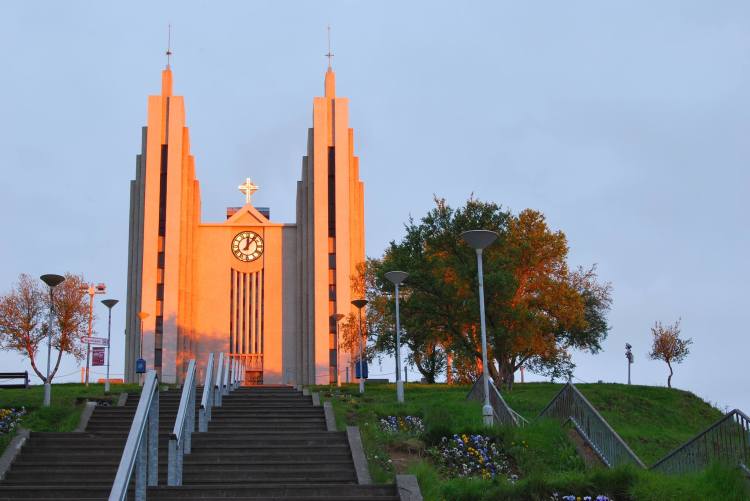 akureyrarkirkja_75ara
